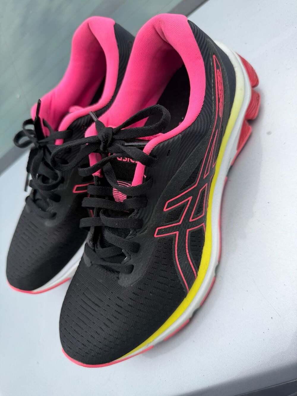 ASICS Gel-Pulse 12 AmpliFoam Women's Running Shoes Black and Hot Pink